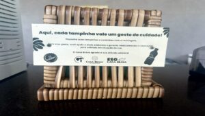 Entenda como o resort transforma tampinhas plásticas em apoio à ONG Planeta dos Bichos